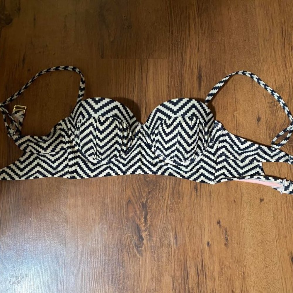 Ladies Small Bikini Top Xhilaration Swimwear S